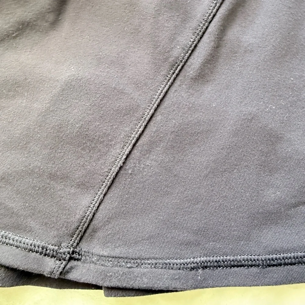 Lululemon Black Racerback Athletic Tank Top Built In Bra Size 4